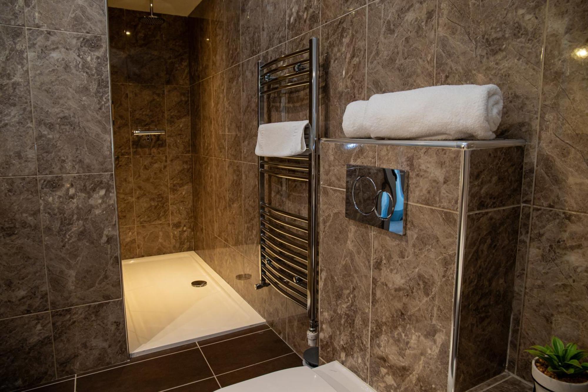 The Enniskillen Hotel And Motel Ngoại thất bức ảnh
