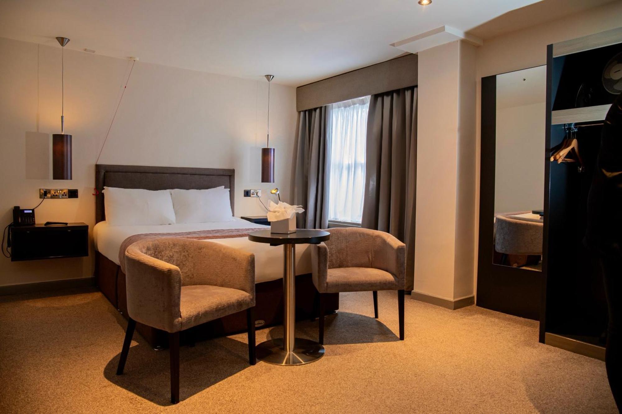 The Enniskillen Hotel And Motel Ngoại thất bức ảnh