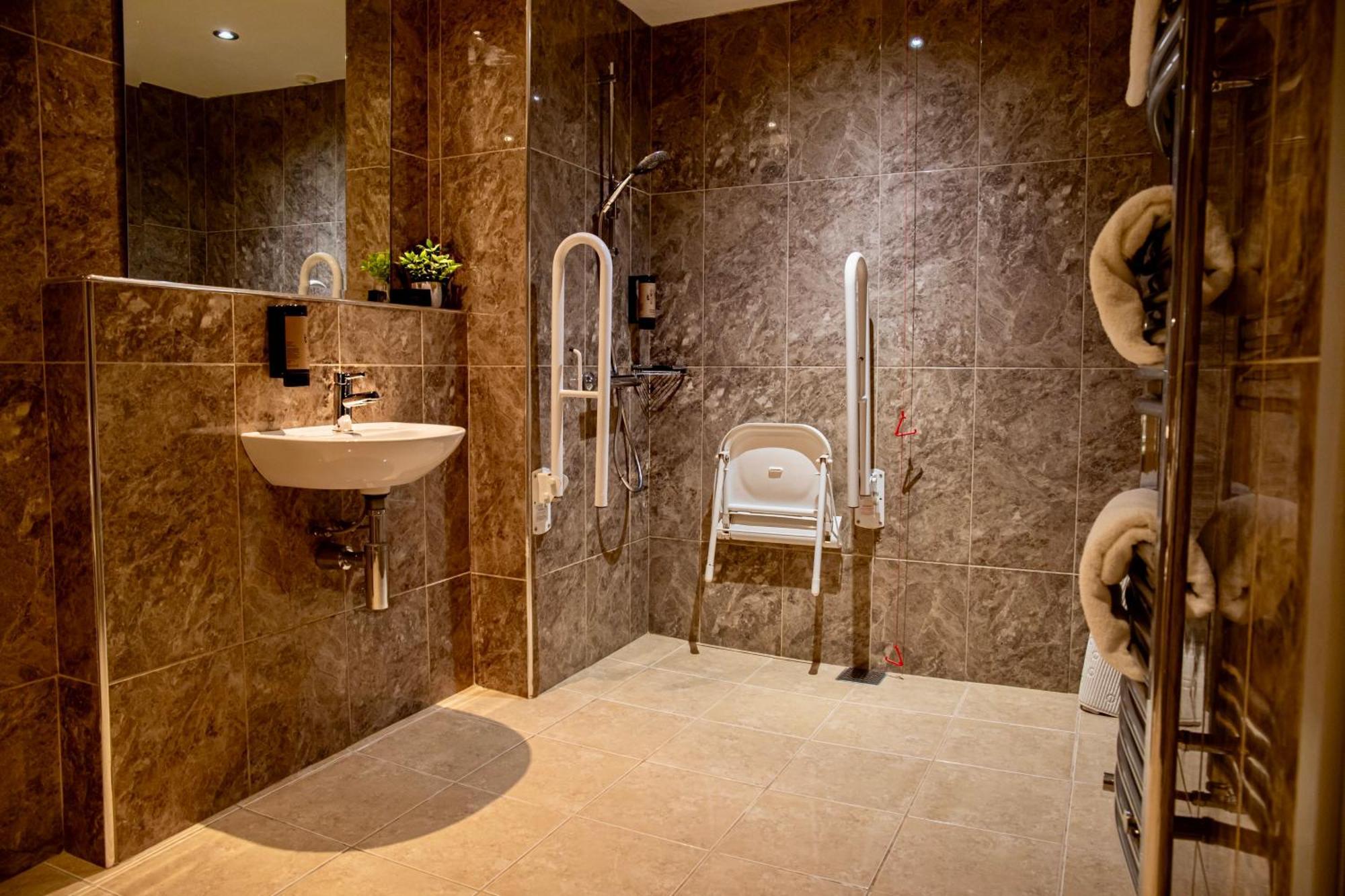 The Enniskillen Hotel And Motel Ngoại thất bức ảnh