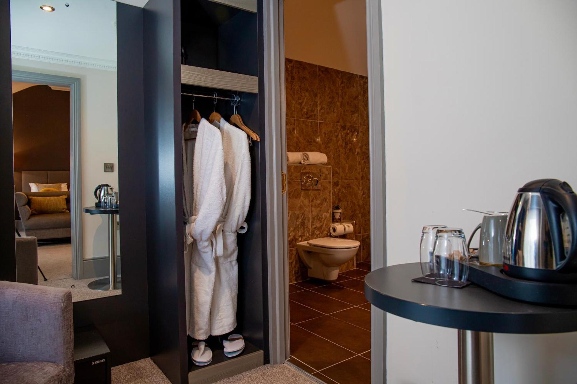 The Enniskillen Hotel And Motel Ngoại thất bức ảnh