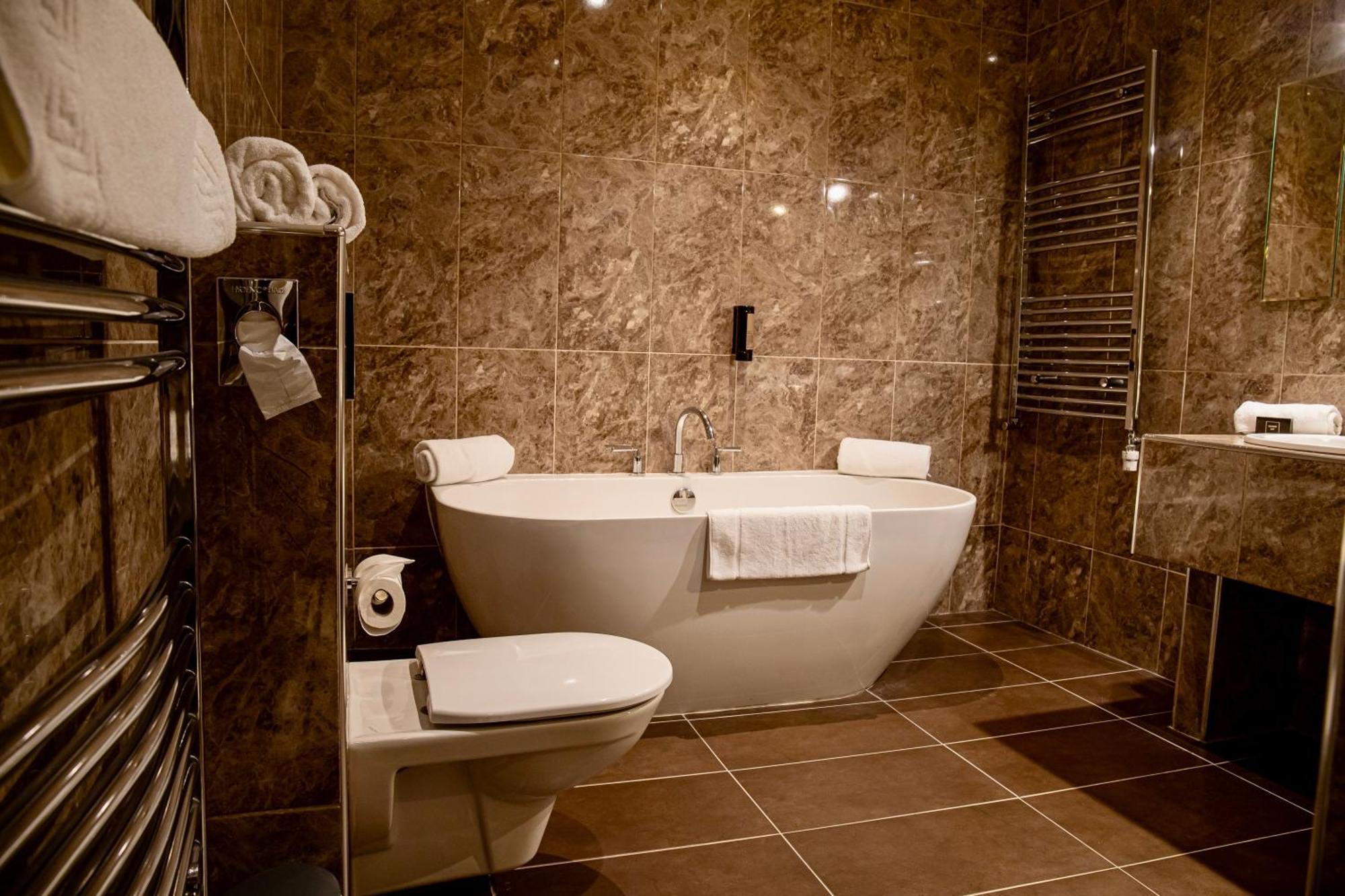 The Enniskillen Hotel And Motel Ngoại thất bức ảnh